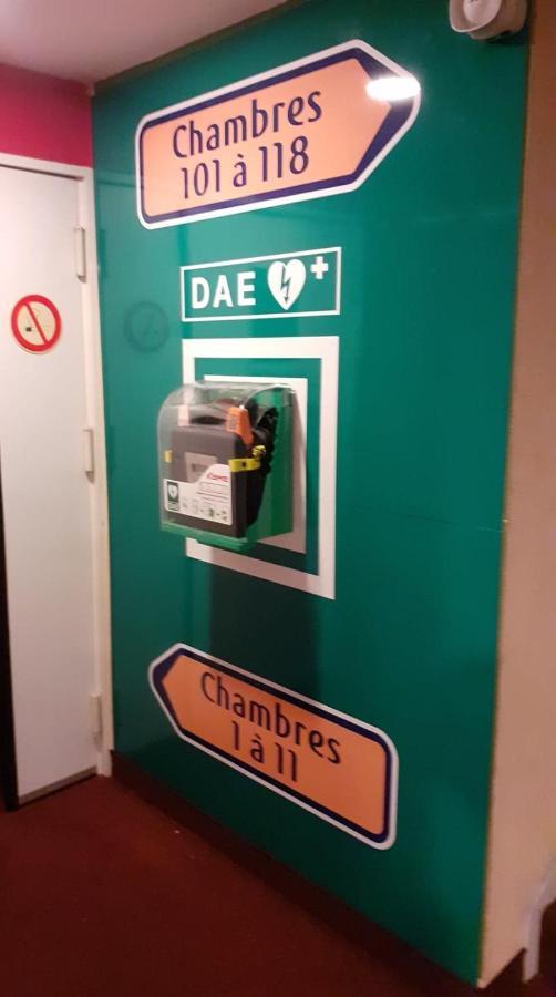 Quick Palace Nantes La Beaujoire エクステリア 写真 A ticket machine in Prague